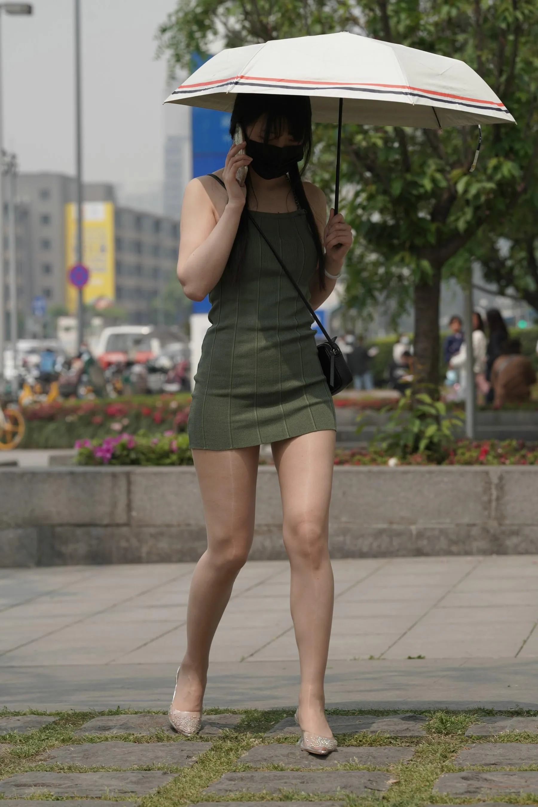 [魔镜街拍] NO.091 绿色包臀裙丝袜美女 [330P]插图9
